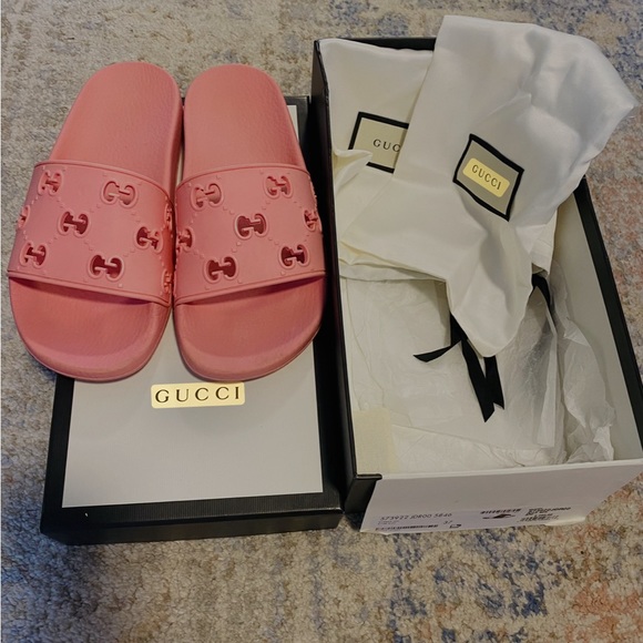 Gucci slides/slippers in cute pink color. - Picture 1 of 3